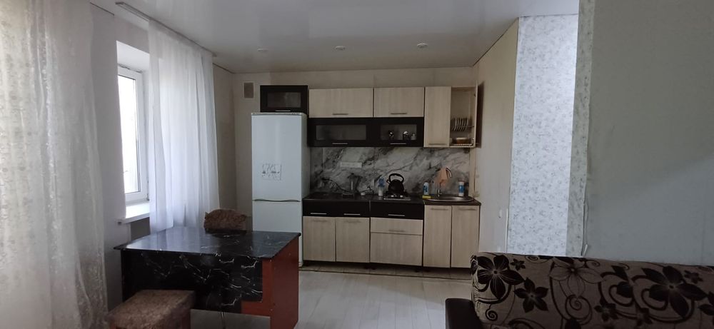 Сдам 3 комн.кв центр.