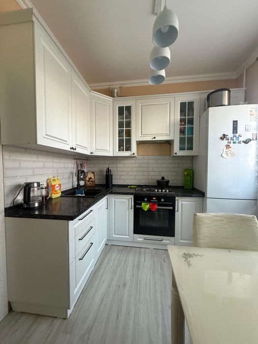 Продаю кухонный гарнитур