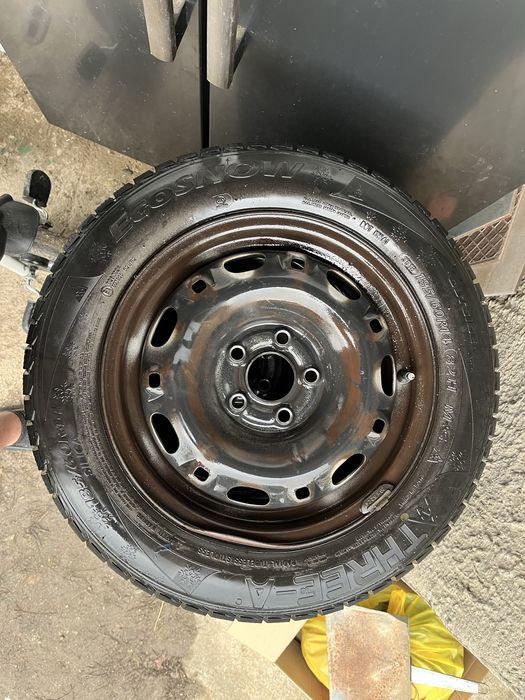 Vand anvelope cu tot xu jante 185 60 R14