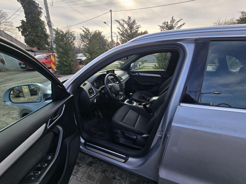 Vând Audi Q3 2016 Matrix