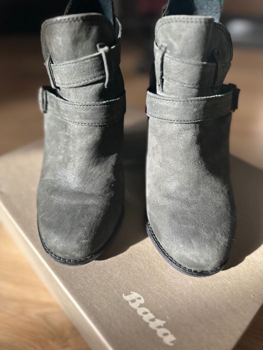 Дамски обувки - естествена кожа Bata