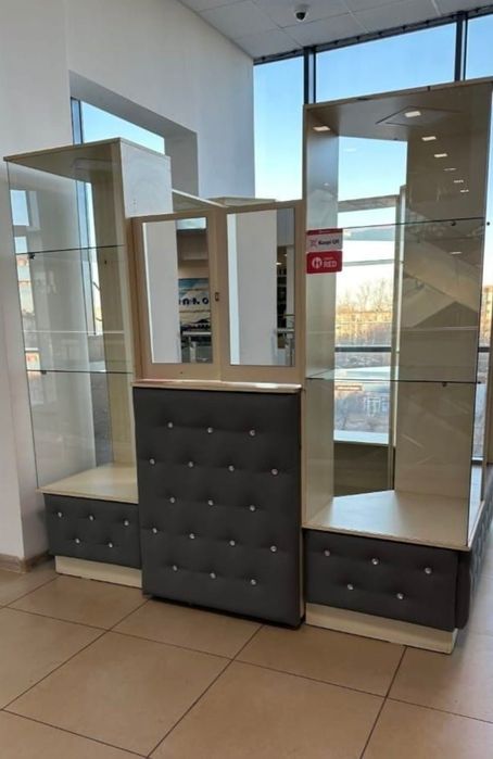 Остравок,витрины, шкафты для торговли