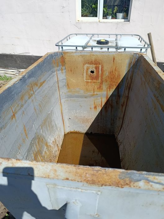 Продам Мусорный бак