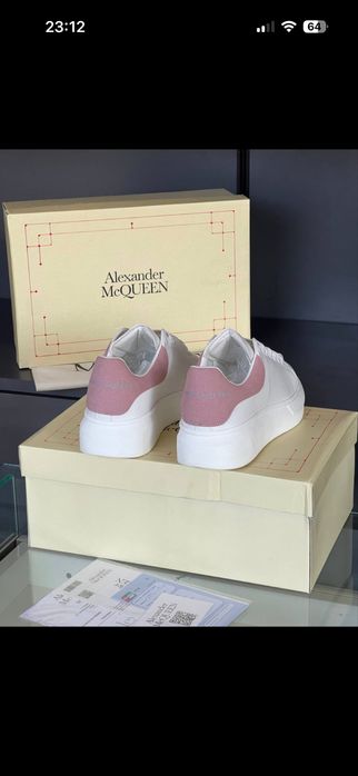 Adidasi dama modele noi