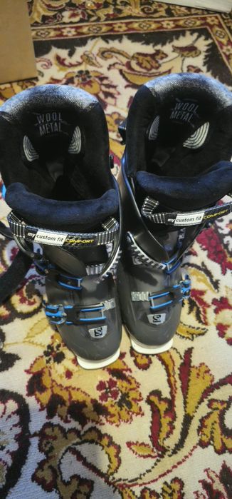 Vând Clăpari  ski adulti