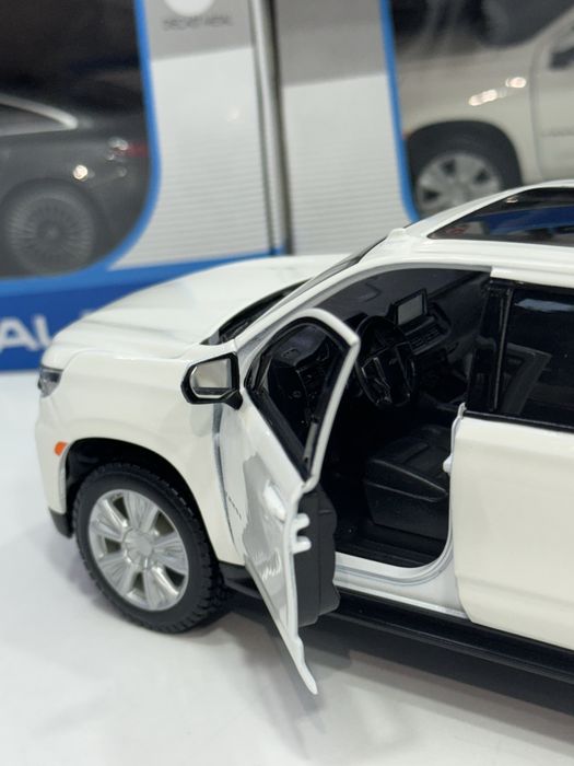 TAHOE 1:24 mashtab Металлические модели автомобилей  Maisto