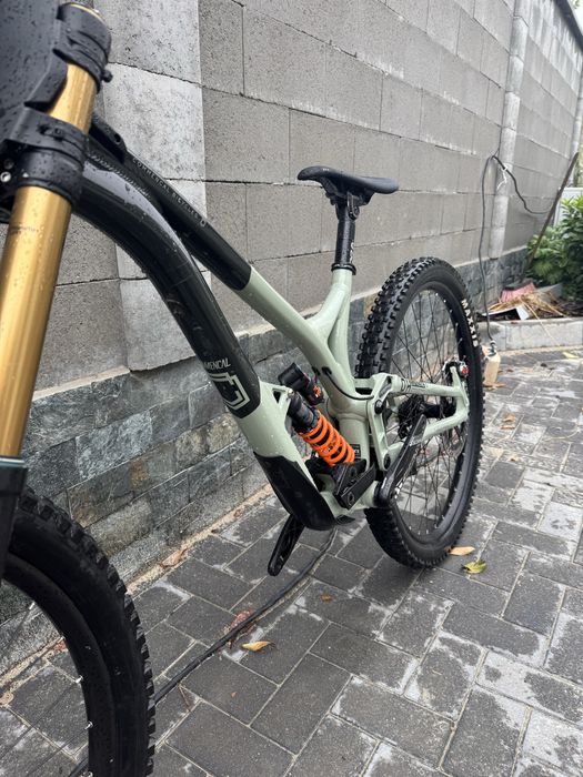 Commencal supreme v4 L 29 2022