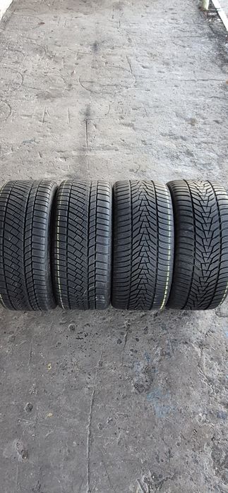 4 anvelope iarna ca si noi,2 Continental,2 Hankook,245/30/20.Pret/buc.