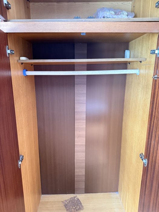 Шкаф для одежлы (шифоньер)