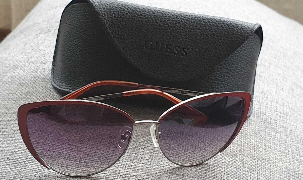 Guess - Ochelari de soare cat-eye cu rama metalica