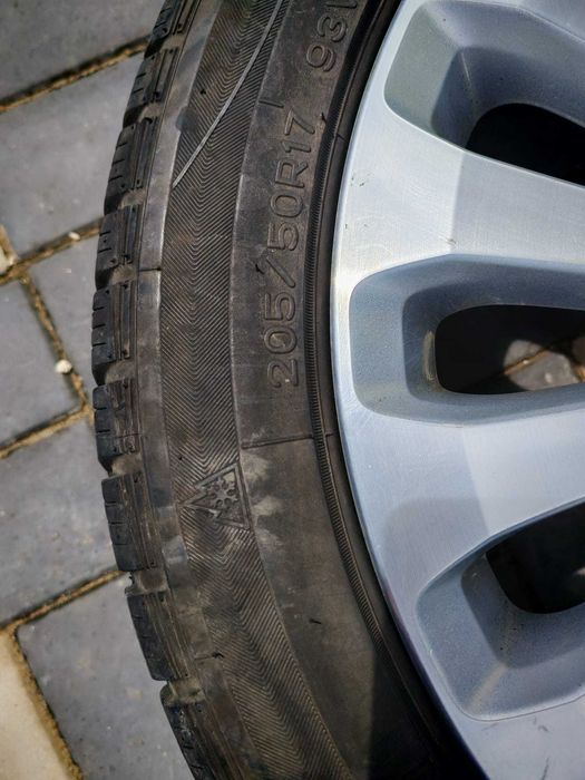 Vand Jante originale Ford, R17, 5x108, cu anvelope de iarna decente, Dot 16