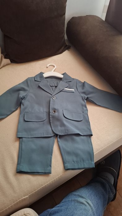 Costum vernil pentru botez