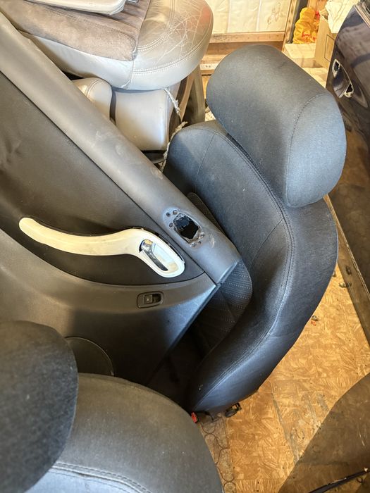 Салон-Сеат Леон 1m