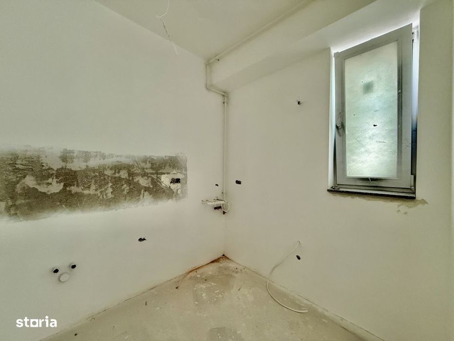 Centrul Capitalei, apartament cu 2 bai, etaj superior !