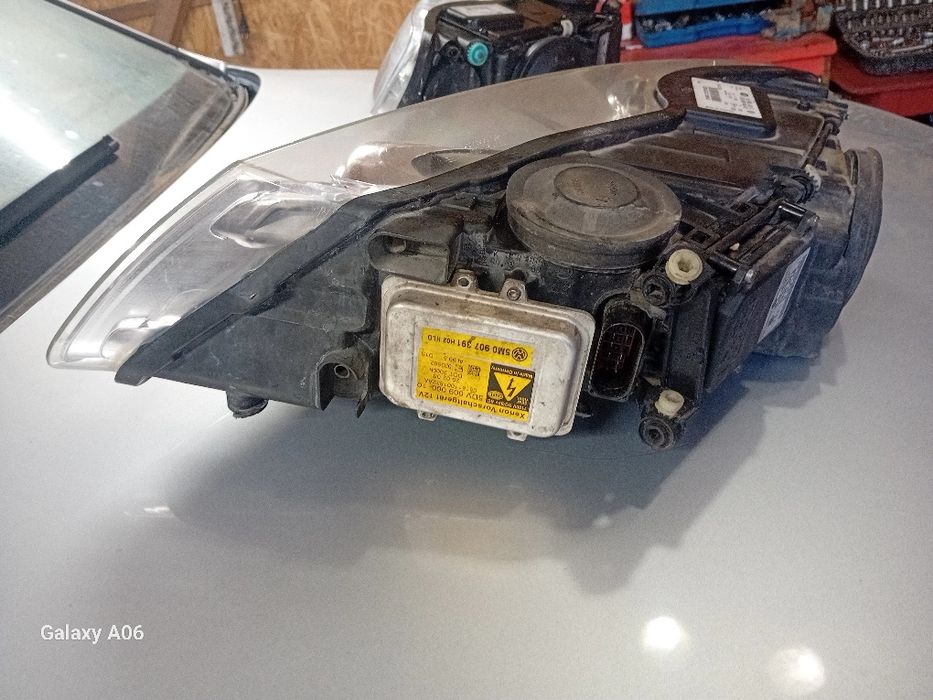 Far xenon stanga/dreapta pentru vw touareg 7L 2006/2007/2008/2009