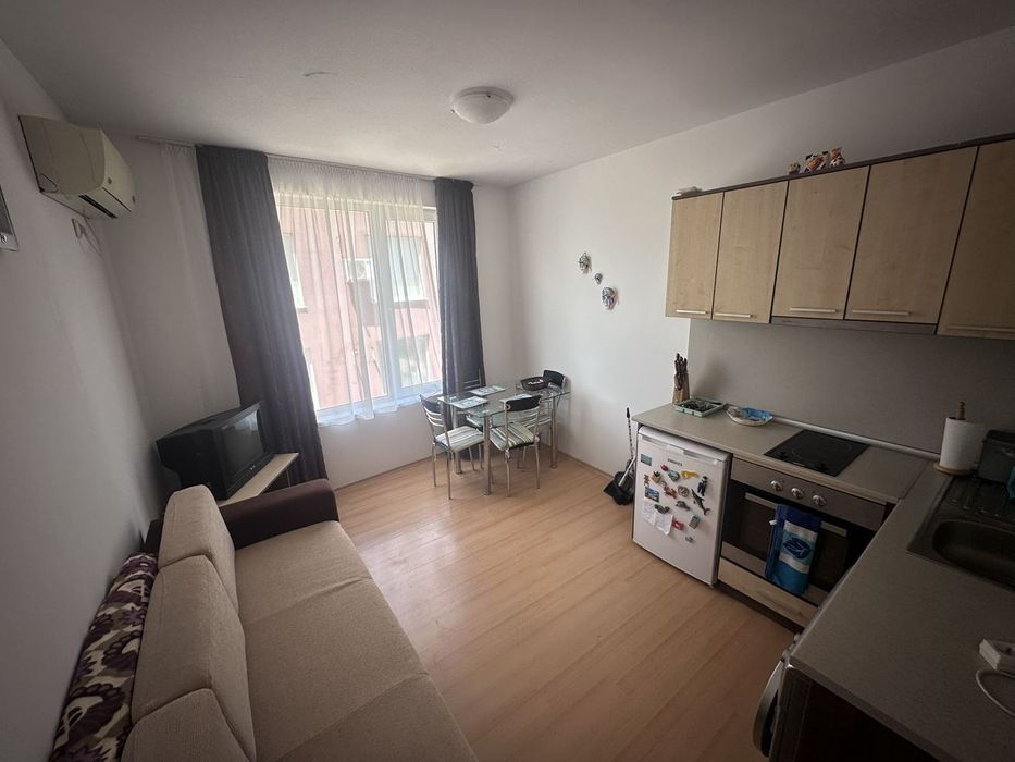 Продава се Тристаен апартамент в к.к. Слънчев бряг - 65 кв.м за 885 €/кв.м - Снимка #3