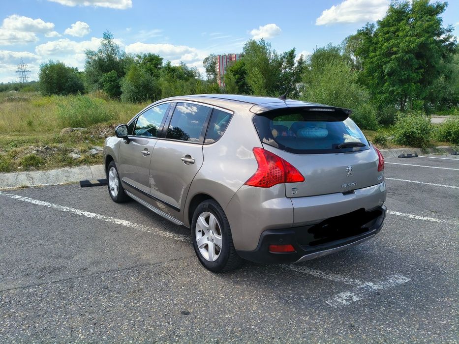 Vând Peugeot 3008 hybrid