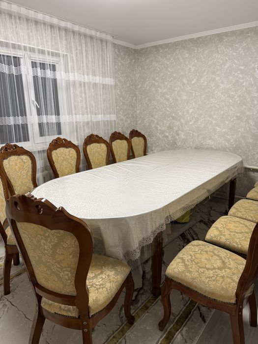 Продам стол со стульми
