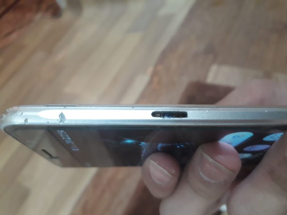 Продам телефон самсунг