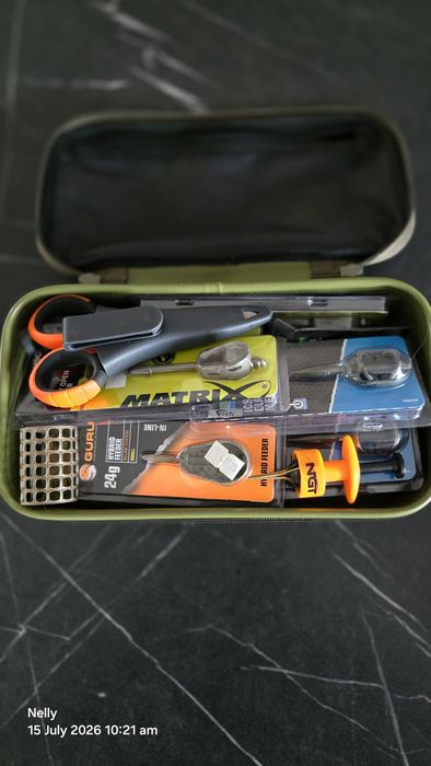 O cutie korda impreuna cu accesorii