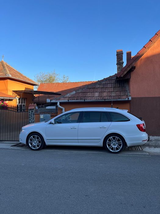 Škoda Superb 2010 diesel, 6.684 € — imagine 5