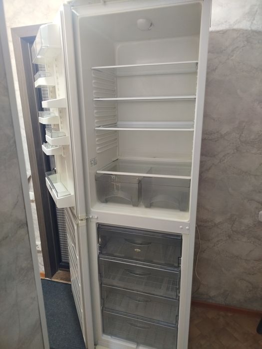 Продам холодильник Атлант.