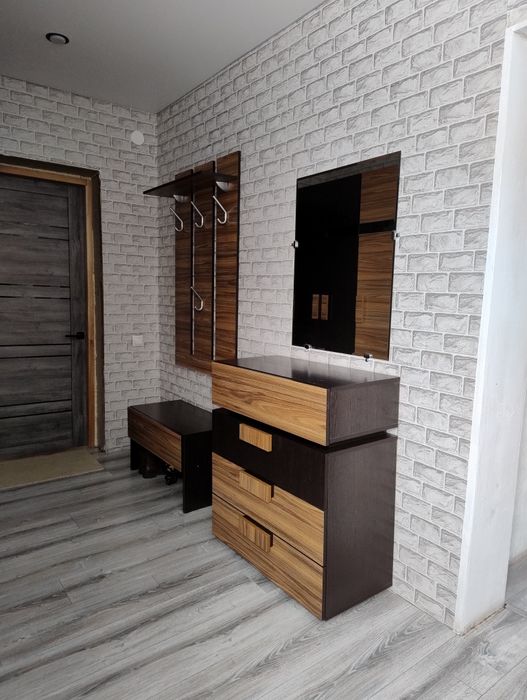 Прихожая,пять предметоа