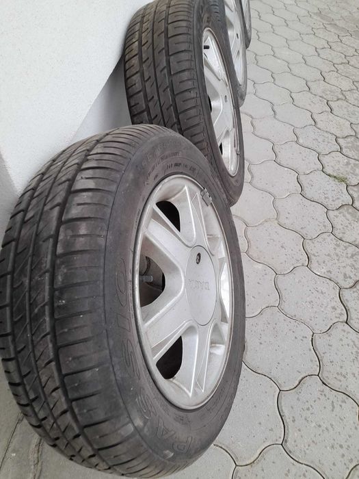 Jante aliaj Dacia cu cauciucuri 185/65r15