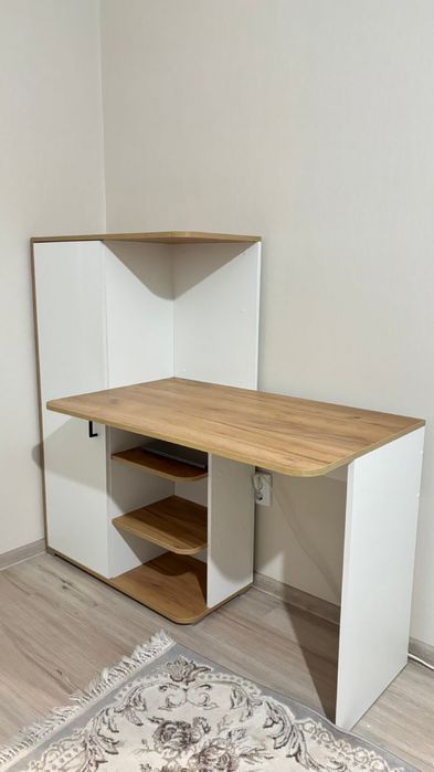 Продам рабочии компьютерный стол