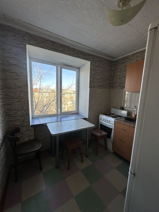 1,5 на Бурова 20