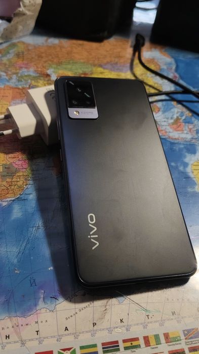 Vivo V21 Б/У в хорошем состоянии