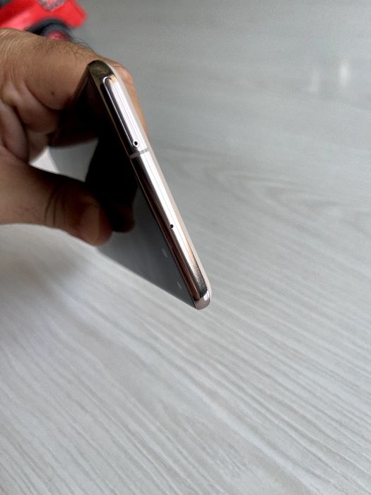 Samsung S10 Plus 5G Ofitsialni imeykadan utgan