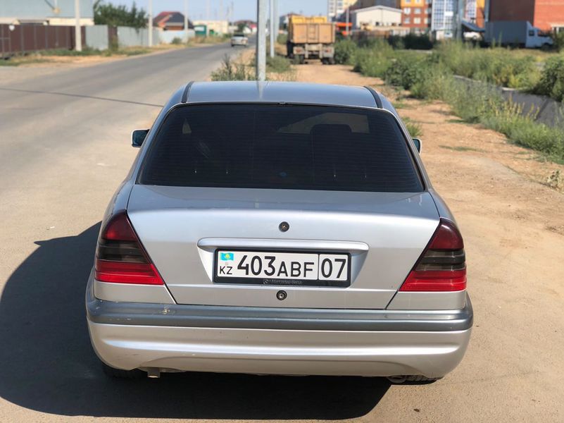 Mercedes-benz c 180  газ бензин
