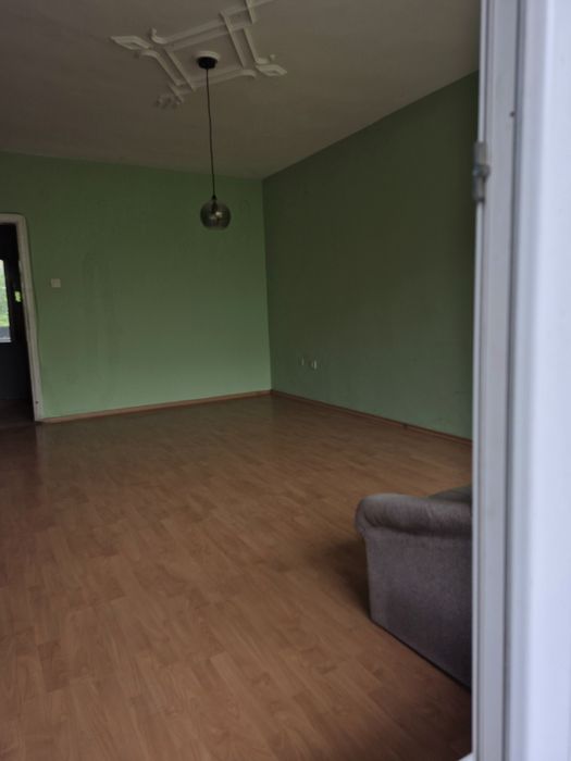 Дава се под наем Четиристаен апартамент в Асеновград - 100 кв.м за 398.82 € - Снимка #2