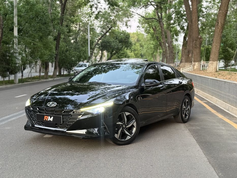 Hyundai Elantra 2.0L full options !