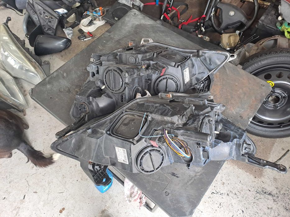 Far stanga dreapta Faruri Opel Astra j GTC cu Lupa