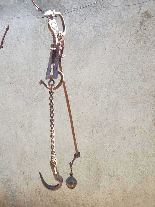 Стар кован кантар №1