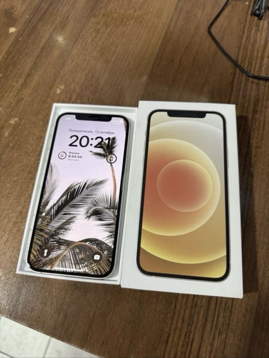 Iphone 12 в идеальном состоянии