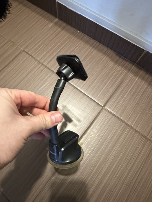 Suport auto telefon Promate cu ventusa si placuta metalica