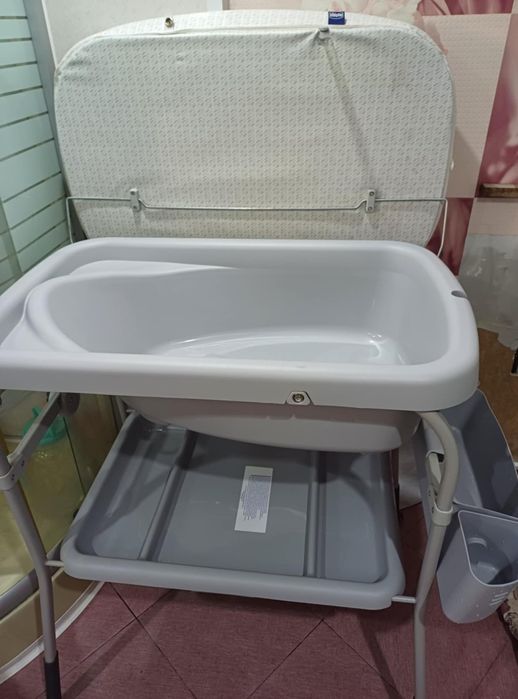 Корито с повивалник.