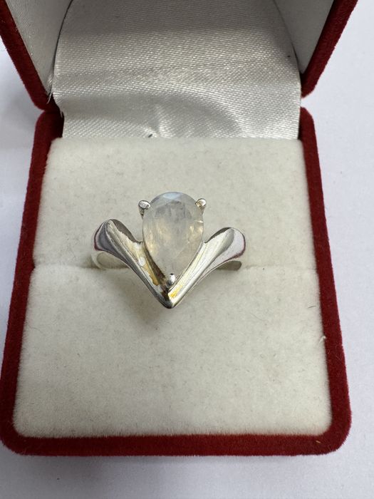 Inel argint 925 cu piatra lunii.