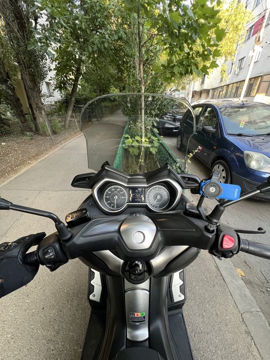 Yamaha X-Max 300