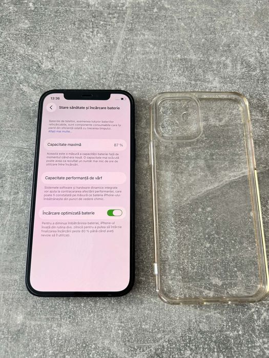 Iphone 12 87% baterie