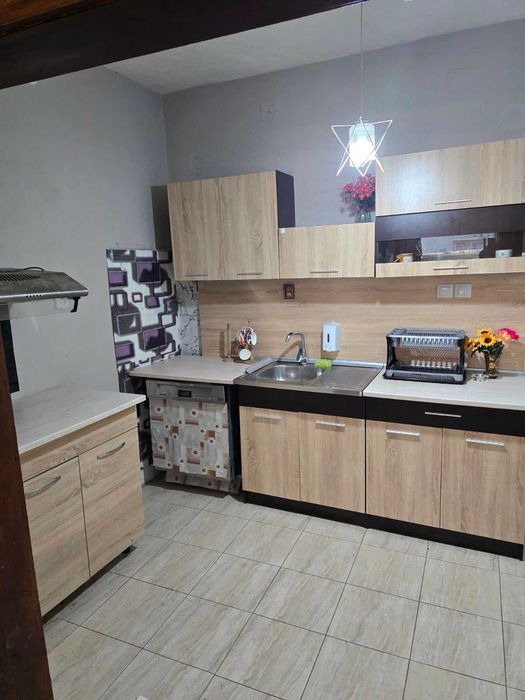 Продавам къща в с. Горно Сахране