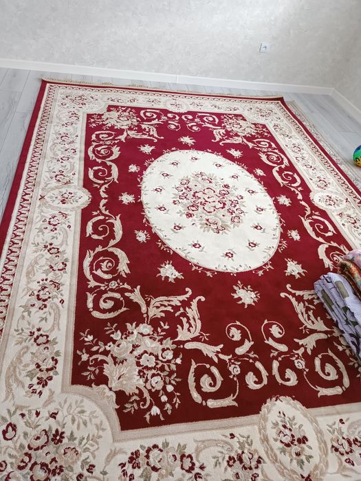 Продам ковёр в хорошем состоянии