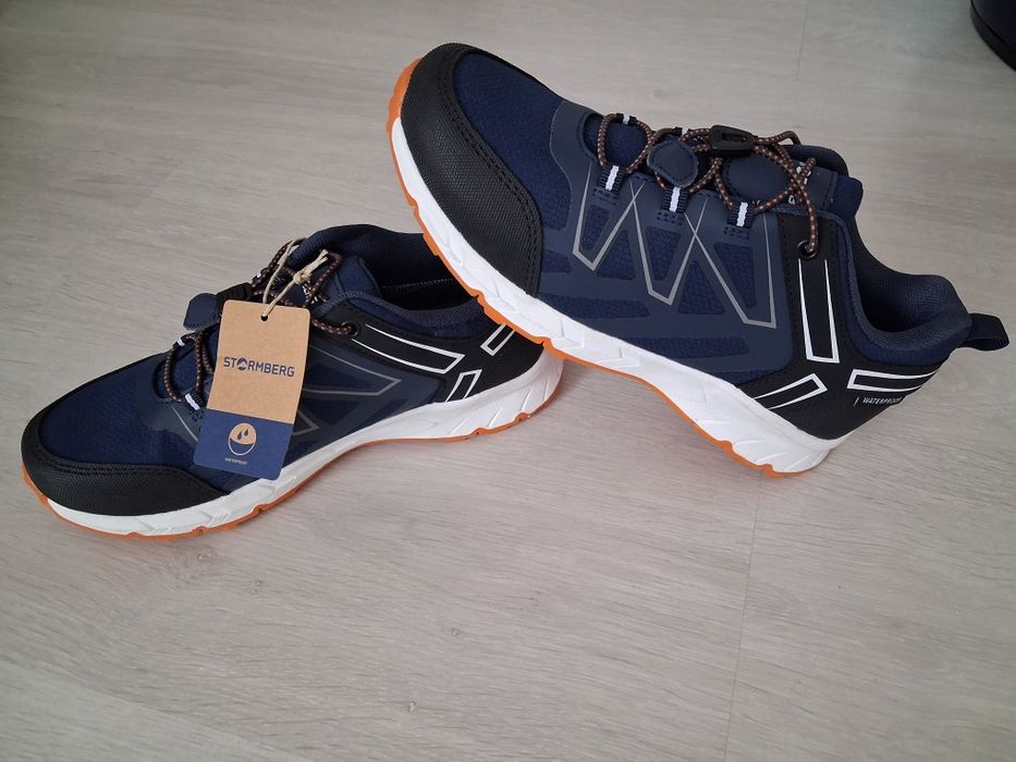 Vand Adidași Traking Stormberg Noi cu etichetă  Unisex Marime 37