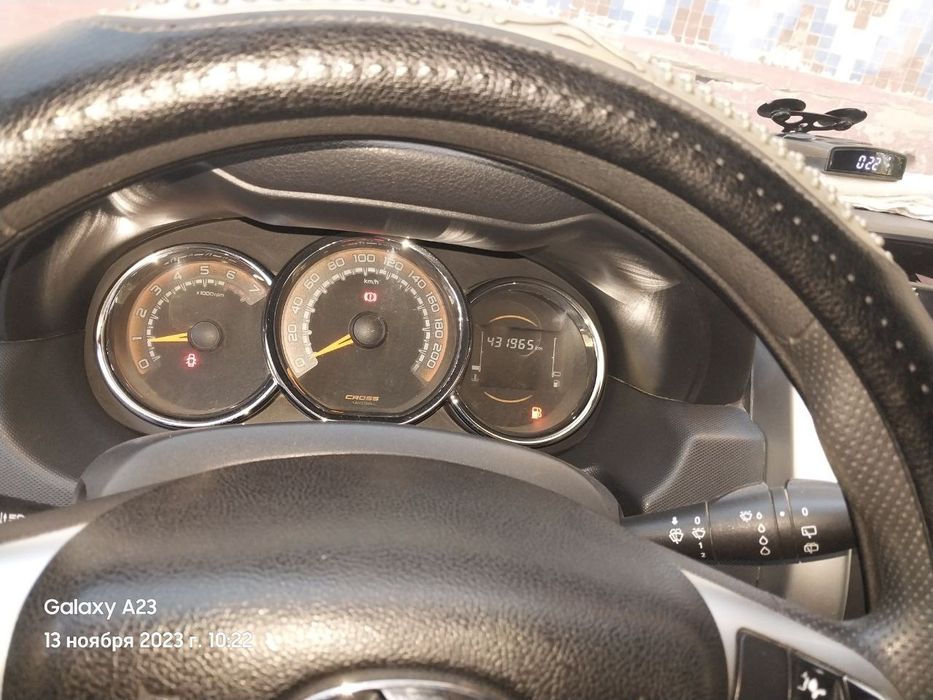 Lada_Largus_cross 1.6_oq