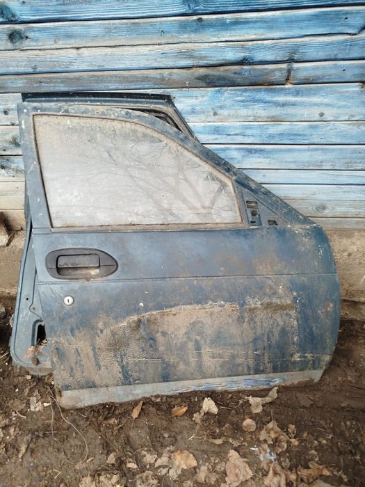 Продам двери от 2110 в сборе