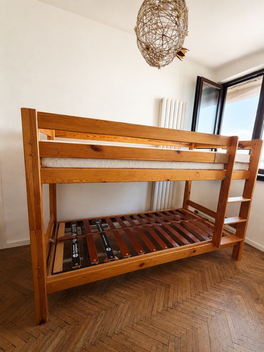 Pat supraetajat din lemn masiv – stare bună – 200x90