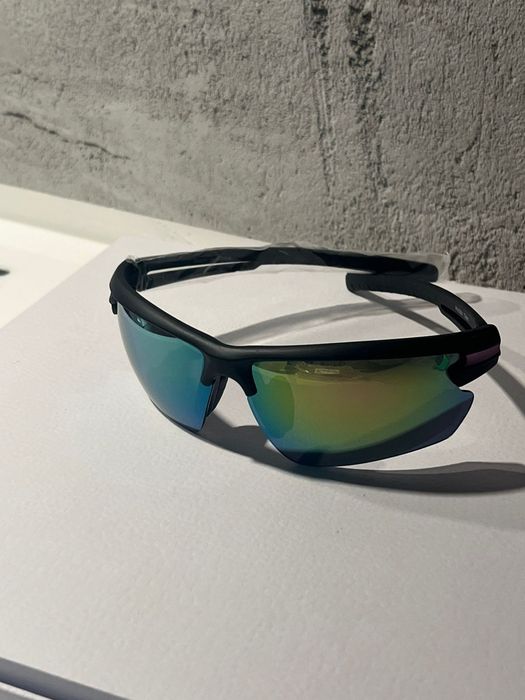 Очки стильные солнцезащитные!!!